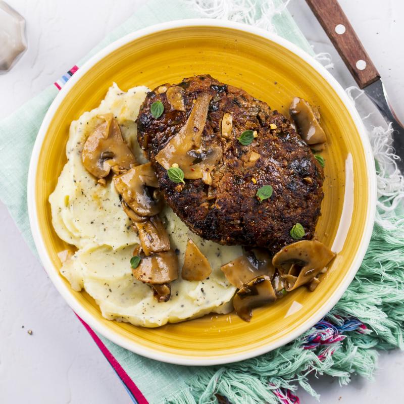 Turkey Salisbury Steak Mushrooms Gravy & Piure de Cartofi cu Trufe