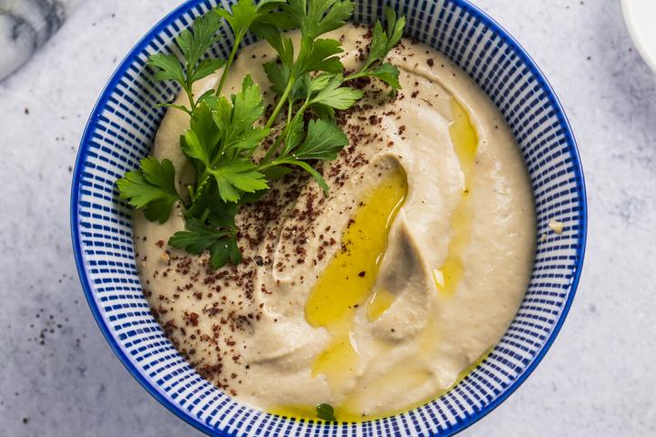 Hummus cu Snoubar și Ulei de Măsline 1