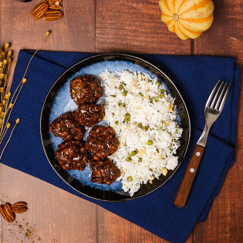 Chinese Pork Meatballs & Orez cu Mazare si Ou