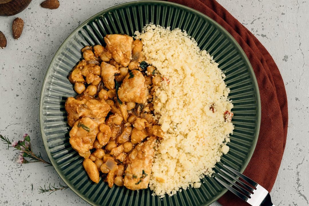 Royal Moroccan Chicken & Cous-Cous cu Fistic