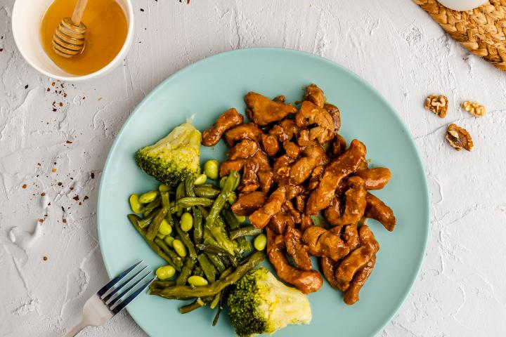 Cotlet de Porc cu Sos de Lamaie si Miere & Mix de Legume Verzi ( promotie)