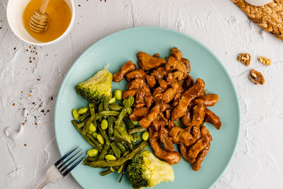 Cotlet de Porc cu Sos de Lamaie si Miere & Mix de Legume Verzi ( promotie)