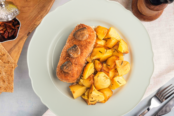 Cordon bleu cu Sos de Ciuperci  & Cartofi cu rozmarin 2