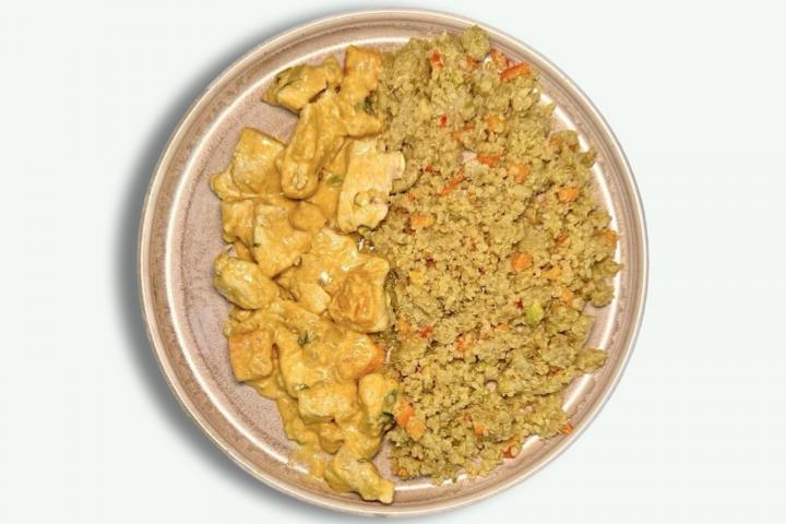 Chicken Curry & Quinoa cu Legume