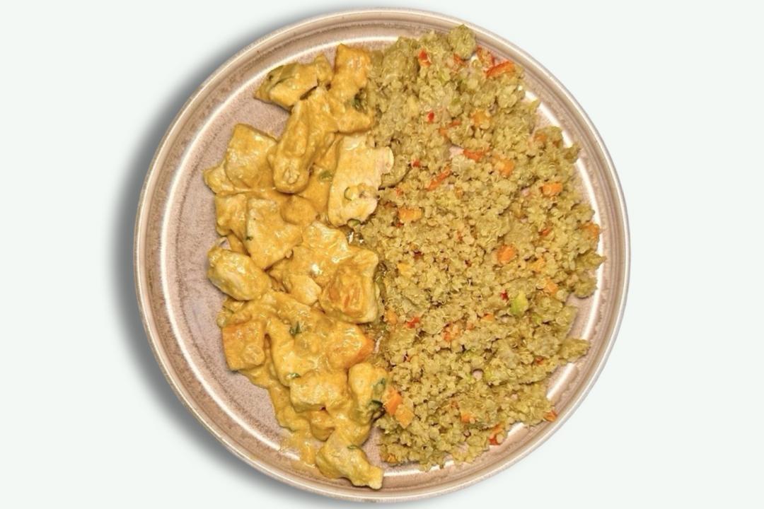 Chicken Curry & Quinoa cu Legume