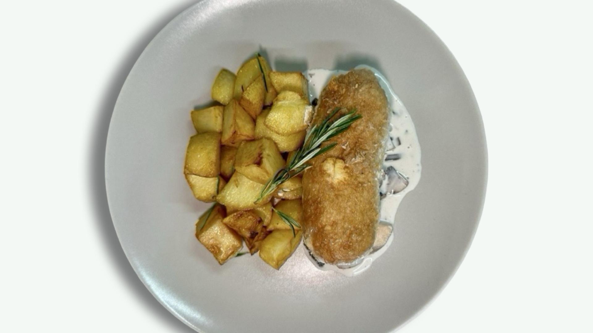 Cordon bleu cu Sos de Ciuperci  & Cartofi cu rozmarin 1