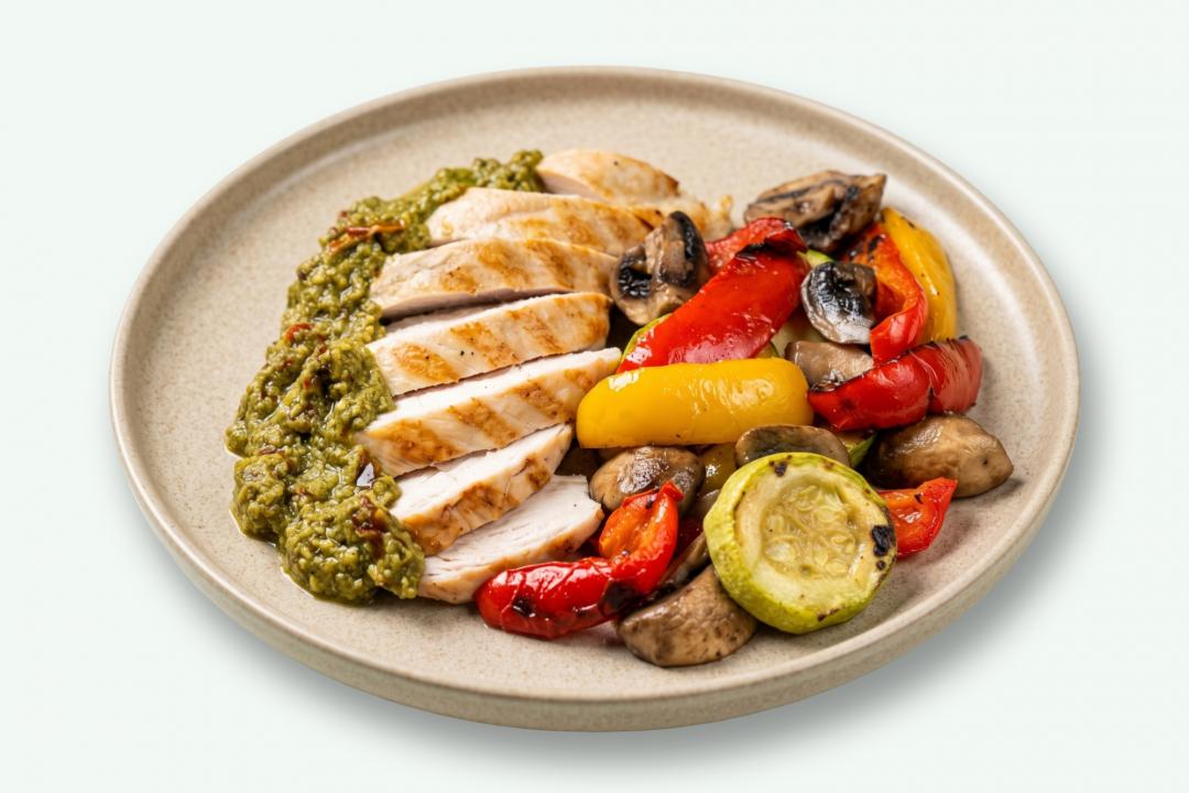 Pui Pesto cu legume la plită
